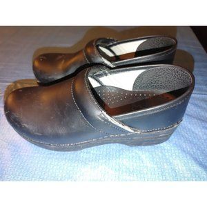 DANSKO CLOGS MULES BLACK LEATHER SIZE 7.5 / EUR 40